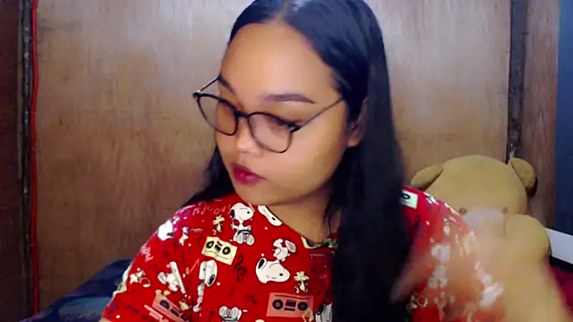 Snapshot of _Lylia chatting on 10.08.25 Lylia online show from 10.08.25