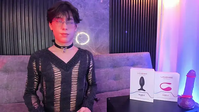 Snapshot of luixdust_ chatting on 11.04.25 luixdust online show from 11.04.25