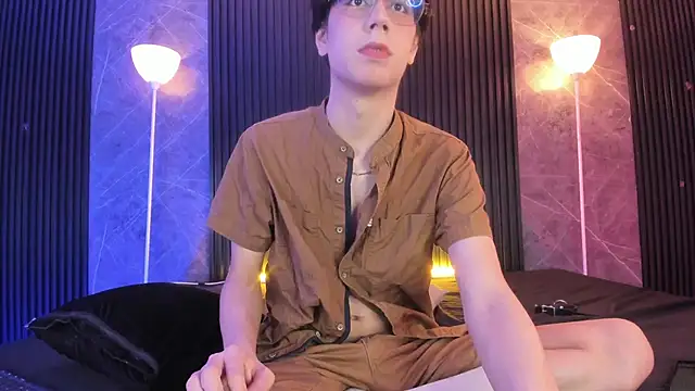 Snapshot of luixdust_ chatting on 11.05.25 luixdust online show from 11.05.25