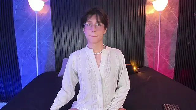 Snapshot of luixdust_ chatting on 11.08.25 luixdust online show from 11.08.25