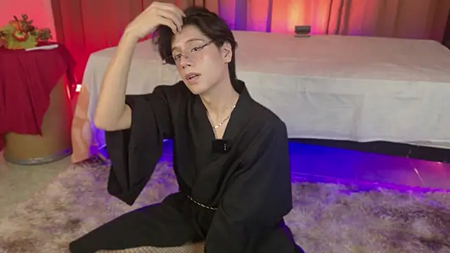 Snapshot of luixdust_ chatting on 11.11.25 luixdust online show from 11.11.25