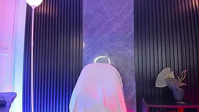 Snapshot of luixdust_ chatting on 11.29.25 luixdust online show from 11.29.25