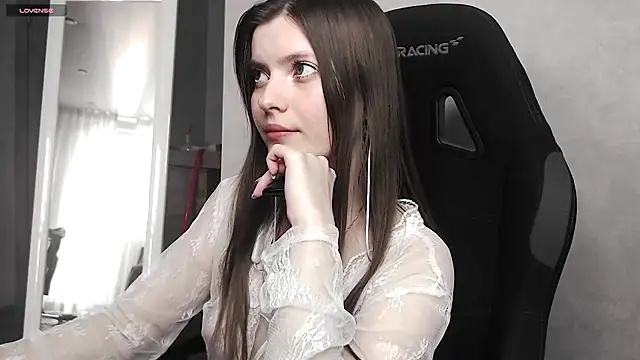 cute elfy  online show from 10.03.25