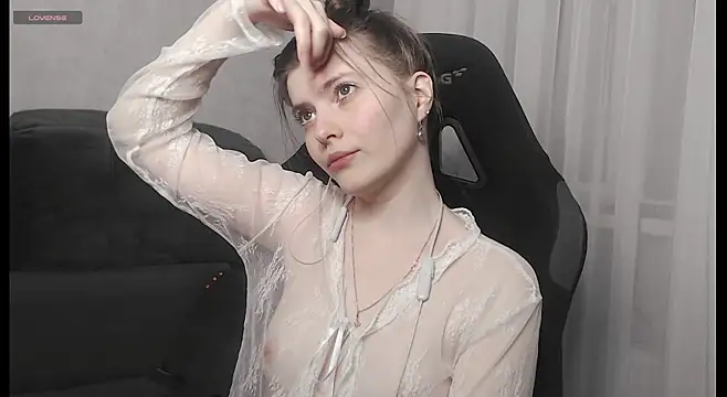 cute elfy  online show from 12.05.25