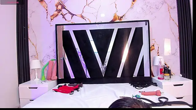 Wonderkloe  online show from 07.18.26