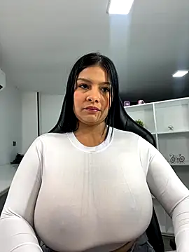 Snapshot of megan_bigboobs_ chatting on 09.12.25 megan bigboobs online show from 09.12.25