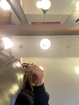 Isabella21  online show from 09.23.25