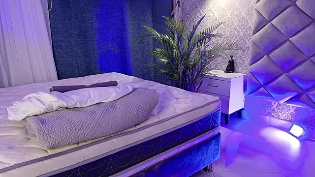 BeccaReedd online show from 09.24.25