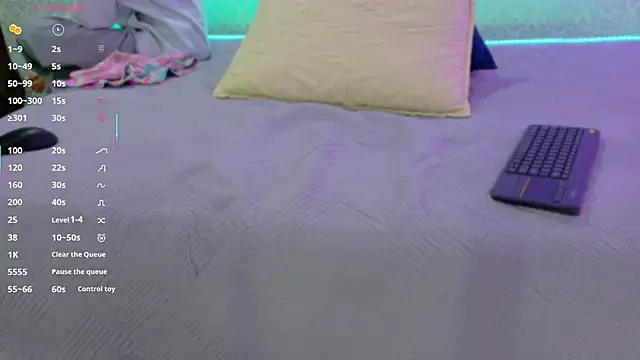 BeccaReedd online show from 10.29.25