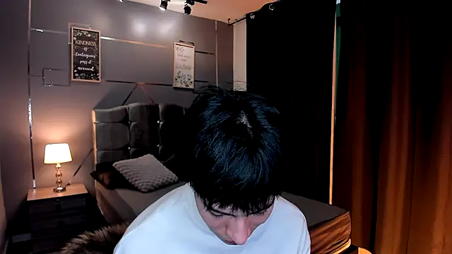 Christopher 77 online show from 09.20.25