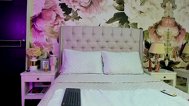 Snapshot of MaddyMay_ chatting on 10.04.25 MaddyMay online show from 10.04.25