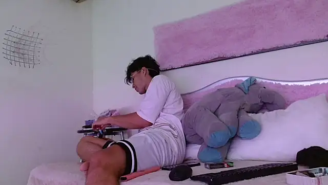 Dylann west online show from 01.15.26