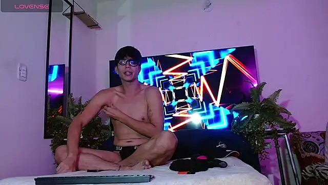 Dylann west online show from 04.25.26