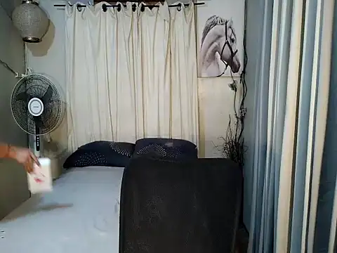 holly bitch online show from 07.10.26