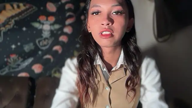 Snapshot of Simi_Ipit chatting on 02.13.26 Simi Ipit online show from 02.13.26