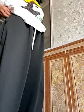 Snapshot of Daisy018 chatting on 10.10.25 Daisy018 online show from 10.10.25