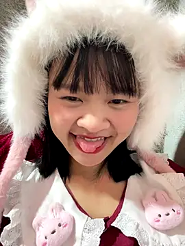 Snapshot of Daisy018 chatting on 10.15.25 Daisy018 online show from 10.15.25