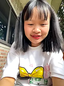 Snapshot of Daisy018 chatting on 10.17.25 Daisy018 online show from 10.17.25