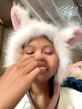 Snapshot of Daisy018 chatting on 10.21.25 Daisy018 online show from 10.21.25