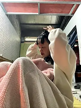 Snapshot of Daisy018 chatting on 11.12.25 Daisy018 online show from 11.12.25