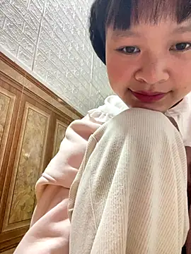 Snapshot of Daisy018 chatting on 11.13.25 Daisy018 online show from 11.13.25