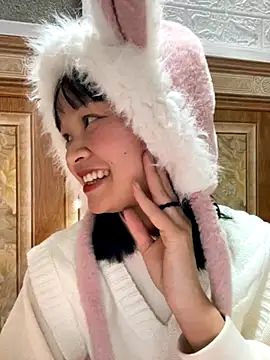 Snapshot of Daisy018 chatting on 11.18.25 Daisy018 online show from 11.18.25