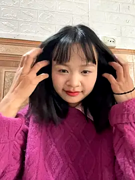 Snapshot of Daisy018 chatting on 11.21.25 Daisy018 online show from 11.21.25