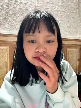 Snapshot of Daisy018 chatting on 12.14.25 Daisy018 online show from 12.14.25