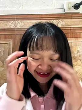 Snapshot of Daisy018 chatting on 12.18.25 Daisy018 online show from 12.18.25