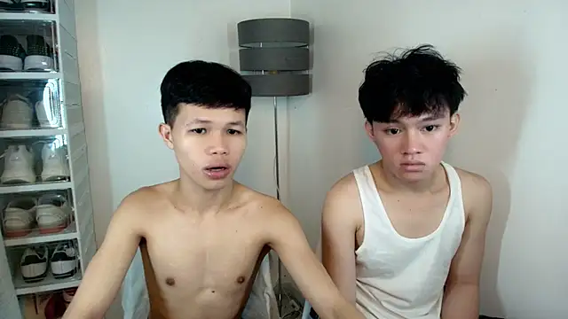 crazyasiantwink online show from 09.26.25