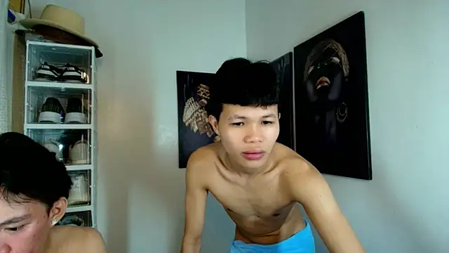 crazyasiantwink online show from 10.11.25