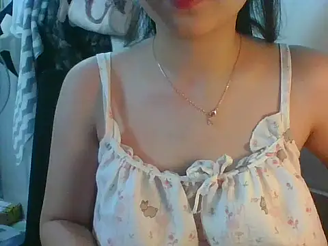 Snapshot of Linzly chatting on 09.23.25 Linzly online show from 09.23.25