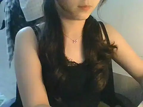 Snapshot of Linzly chatting on 09.23.25 Linzly online show from 09.23.25