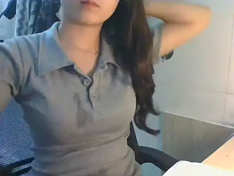 Snapshot of Linzly chatting on 09.26.25 Linzly online show from 09.26.25