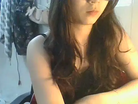 Snapshot of Linzly chatting on 09.27.25 Linzly online show from 09.27.25