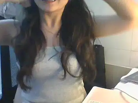 Snapshot of Linzly chatting on 10.09.25 Linzly online show from 10.09.25