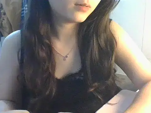 Snapshot of Linzly chatting on 10.25.25 Linzly online show from 10.25.25