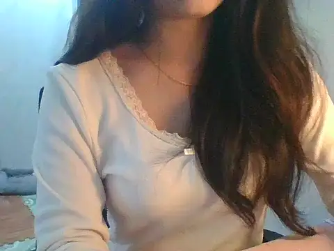 Snapshot of Linzly chatting on 11.12.25 Linzly online show from 11.12.25