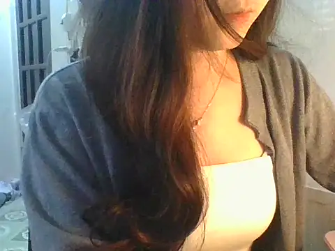 Snapshot of Linzly chatting on 11.13.25 Linzly online show from 11.13.25