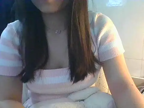 Snapshot of Linzly chatting on 02.06.26 Linzly online show from 02.06.26