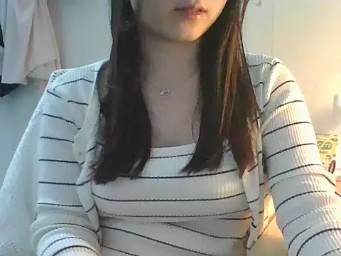 Snapshot of Linzly chatting on 02.24.26 Linzly online show from 02.24.26