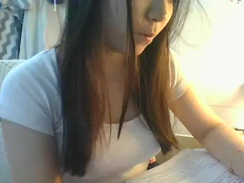 Snapshot of Linzly chatting on 03.02.26 Linzly online show from 03.02.26