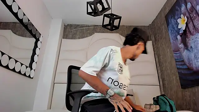 Thiagoferreti online show from 10.04.25