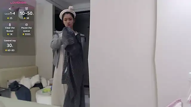 Snapshot of Mimi-cnbaby chatting on 11.12.25 Mimi-cnbaby online show from 11.12.25