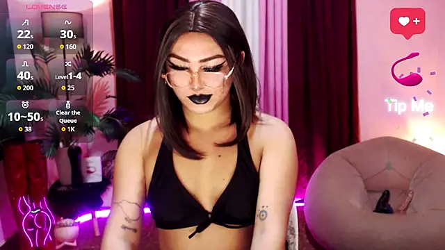 Unique Maya online show from 09.15.25