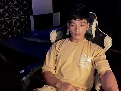 AsianHotBODYY online show from 11.05.25