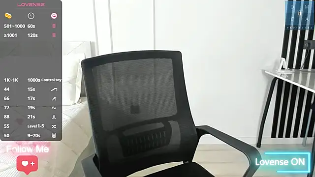 Snapshot of MinaDiamondd chatting on 09.10.25 MinaDiamondd online show from 09.10.25