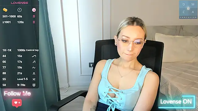 Snapshot of MinaDiamondd chatting on 10.06.25 MinaDiamondd online show from 10.06.25