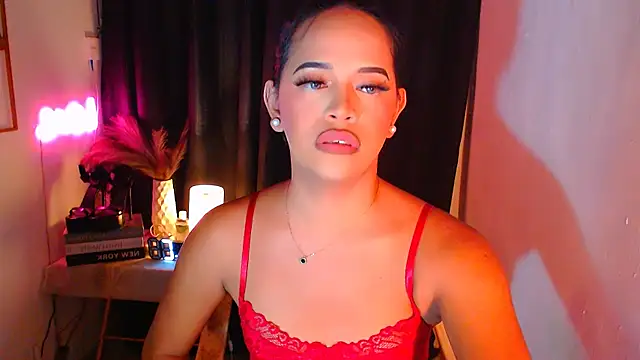 Lorainnelustts online show from 11.29.25