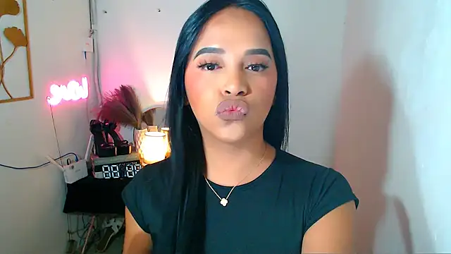 Lorainnelustts online show from 03.09.26